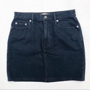 GAP • NWOT Dark-Wash Denim Skirt